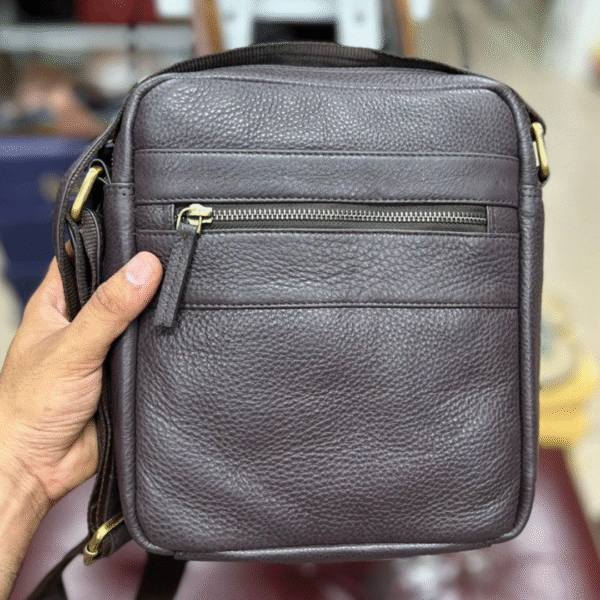 Premium Leather Crossbody Bag for Men – Stylish & Versatile Messenger Bag - Image 7